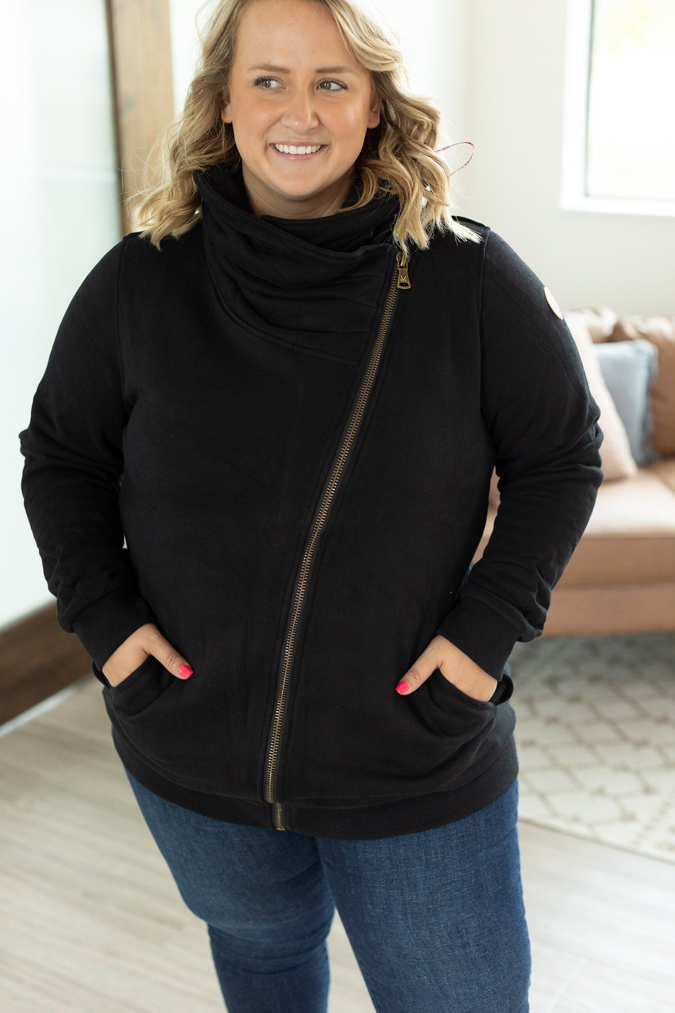 Michelle Mae Quinn ZipUp Cowl - Black