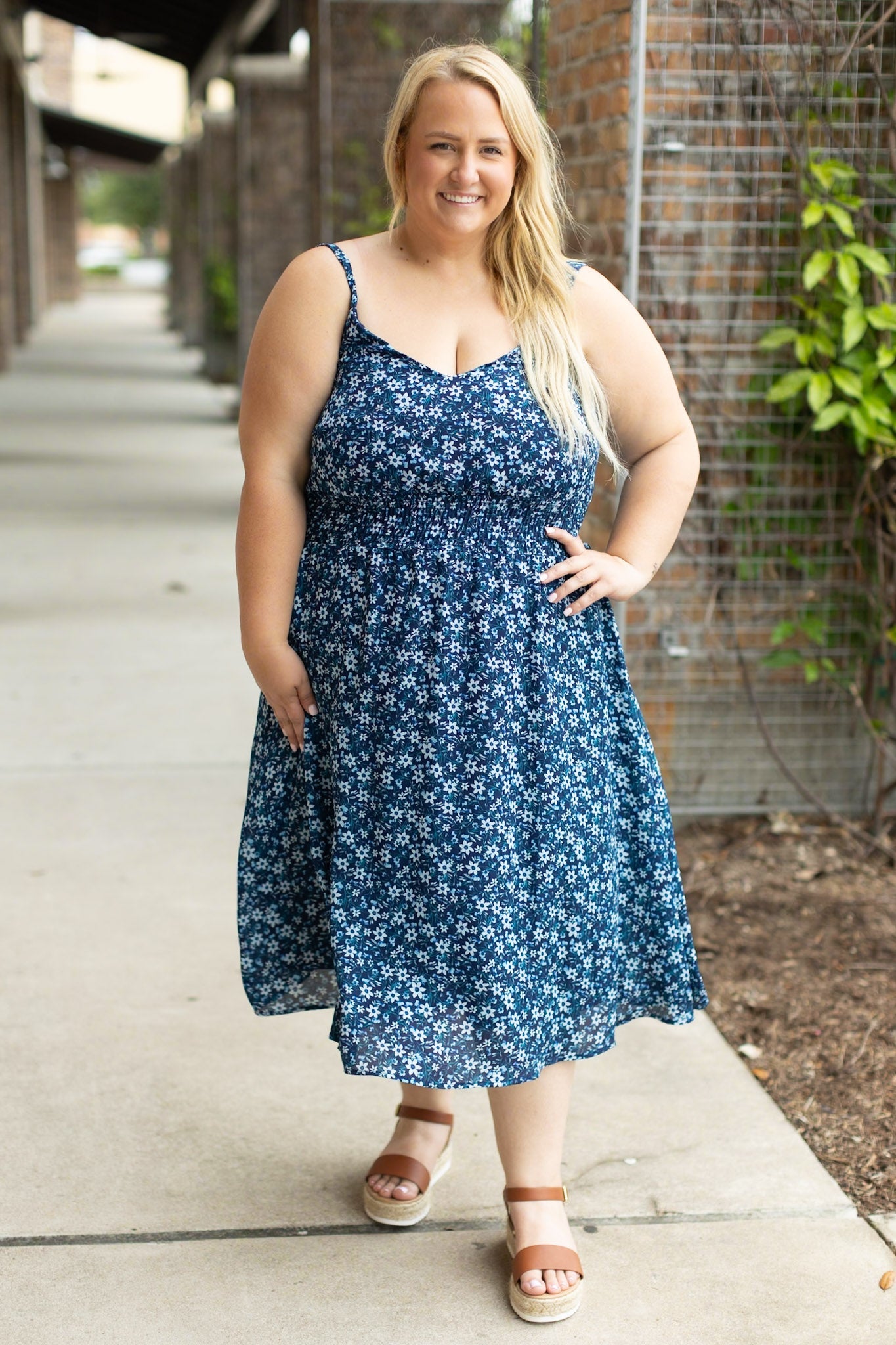 Michelle Mae Cassidy Midi Dress - Blue Floral Mix