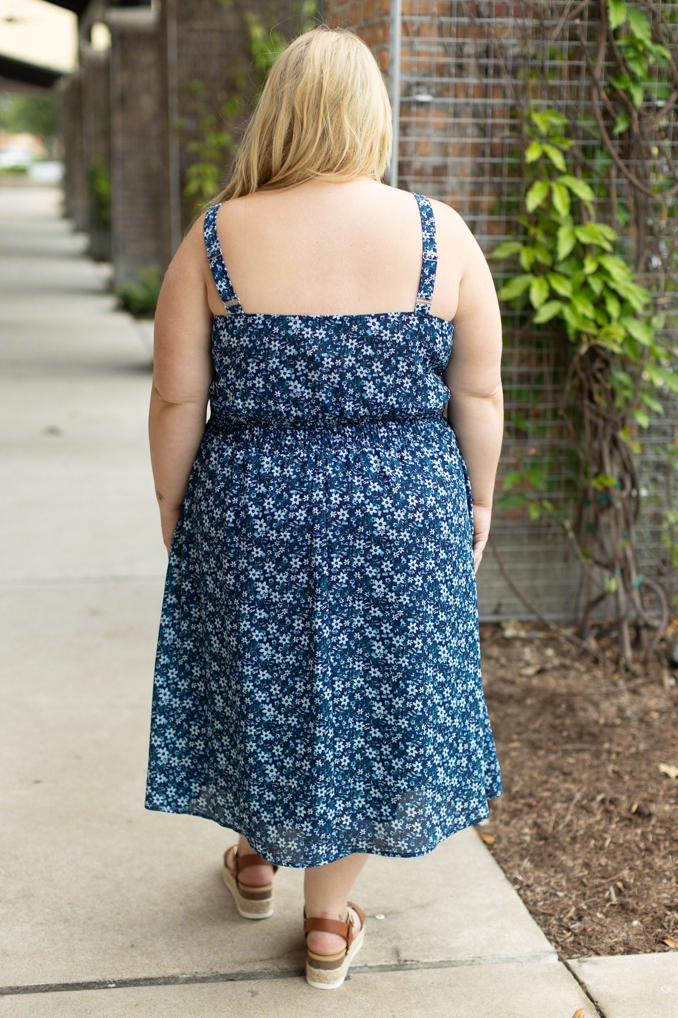 Michelle Mae Cassidy Midi Dress - Blue Floral Mix