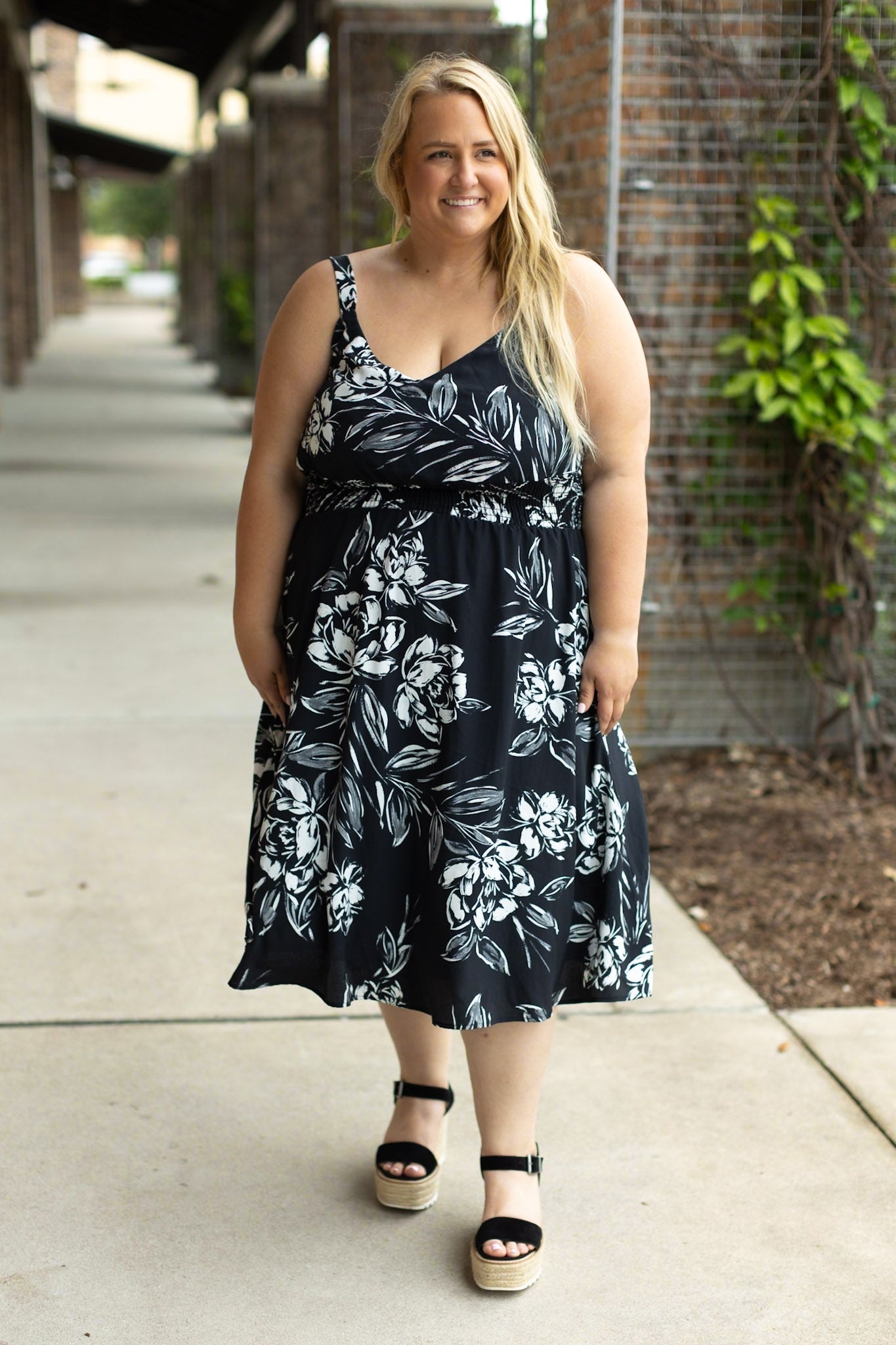 Michelle Mae Cassidy Midi Dress - Black and White Floral