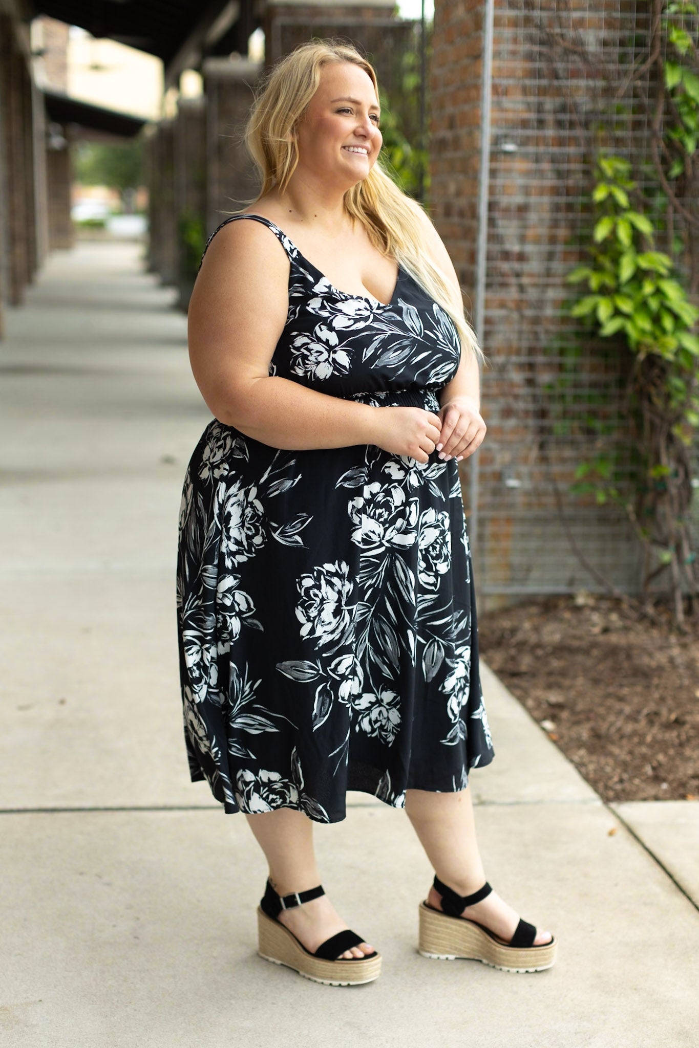 Michelle Mae Cassidy Midi Dress - Black and White Floral