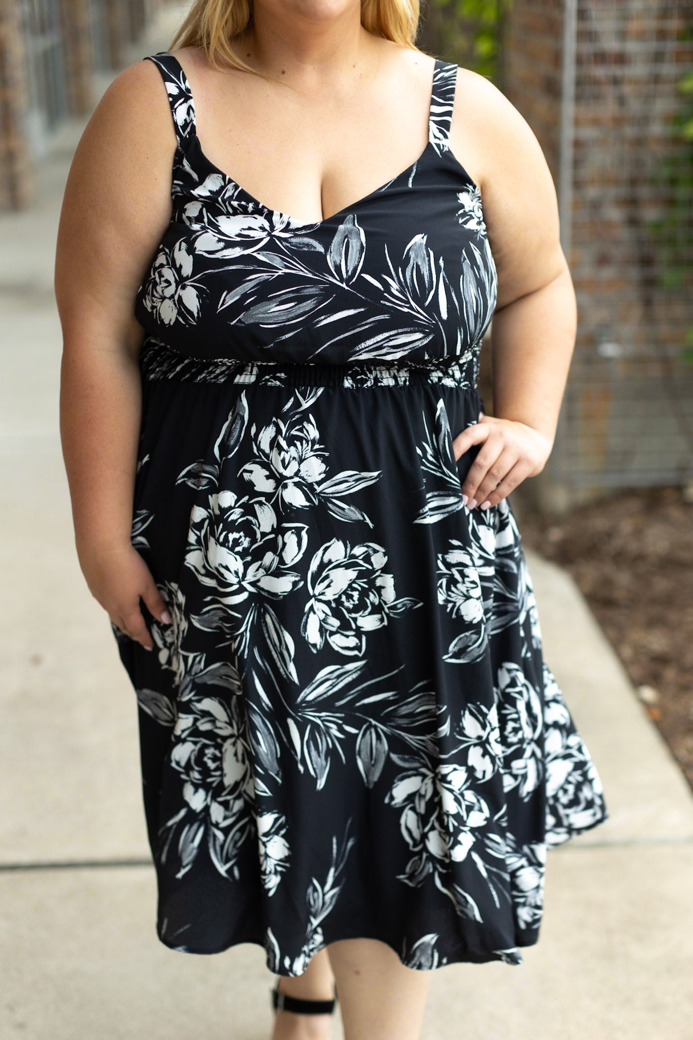 Michelle Mae Cassidy Midi Dress - Black and White Floral