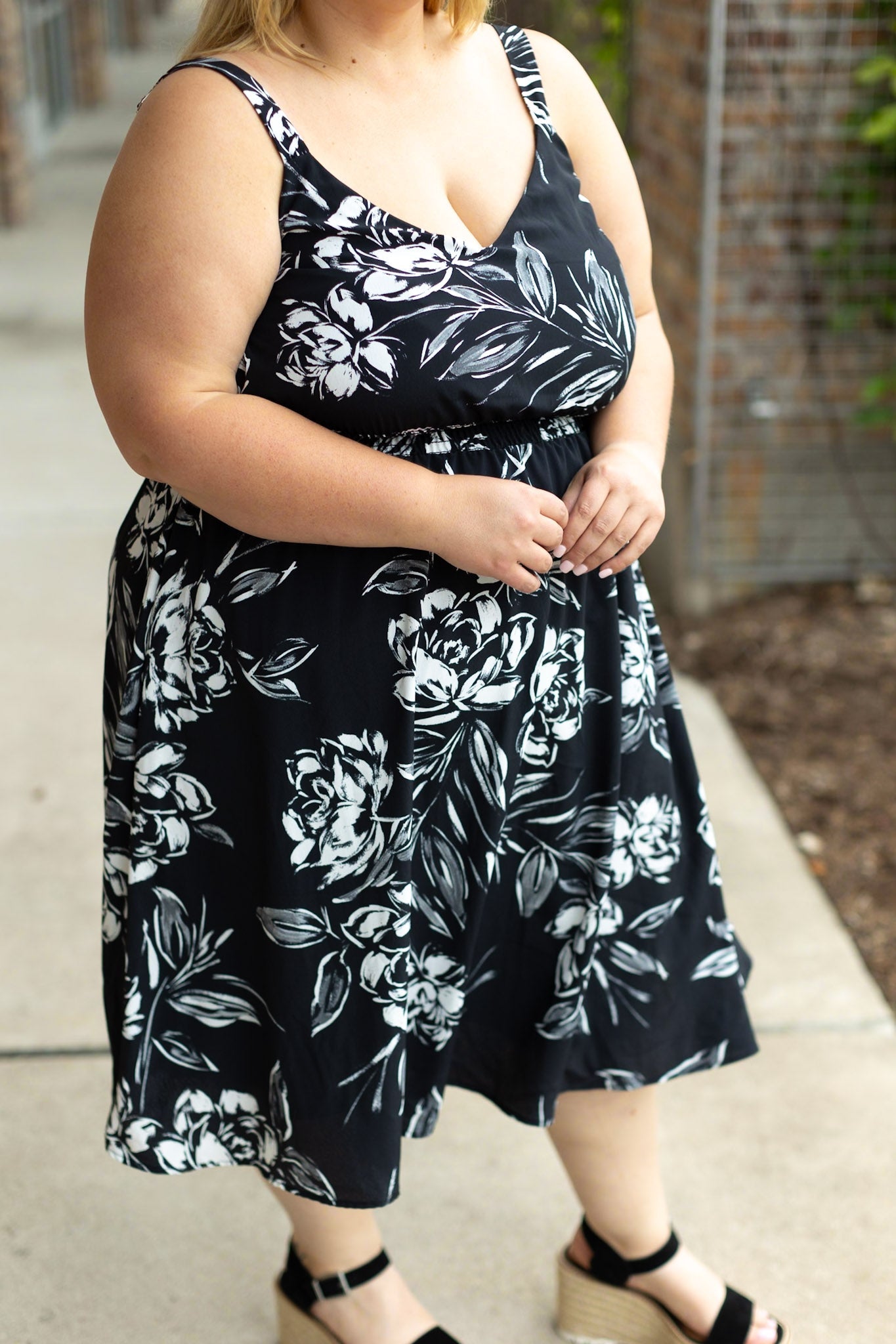 Michelle Mae Cassidy Midi Dress - Black and White Floral