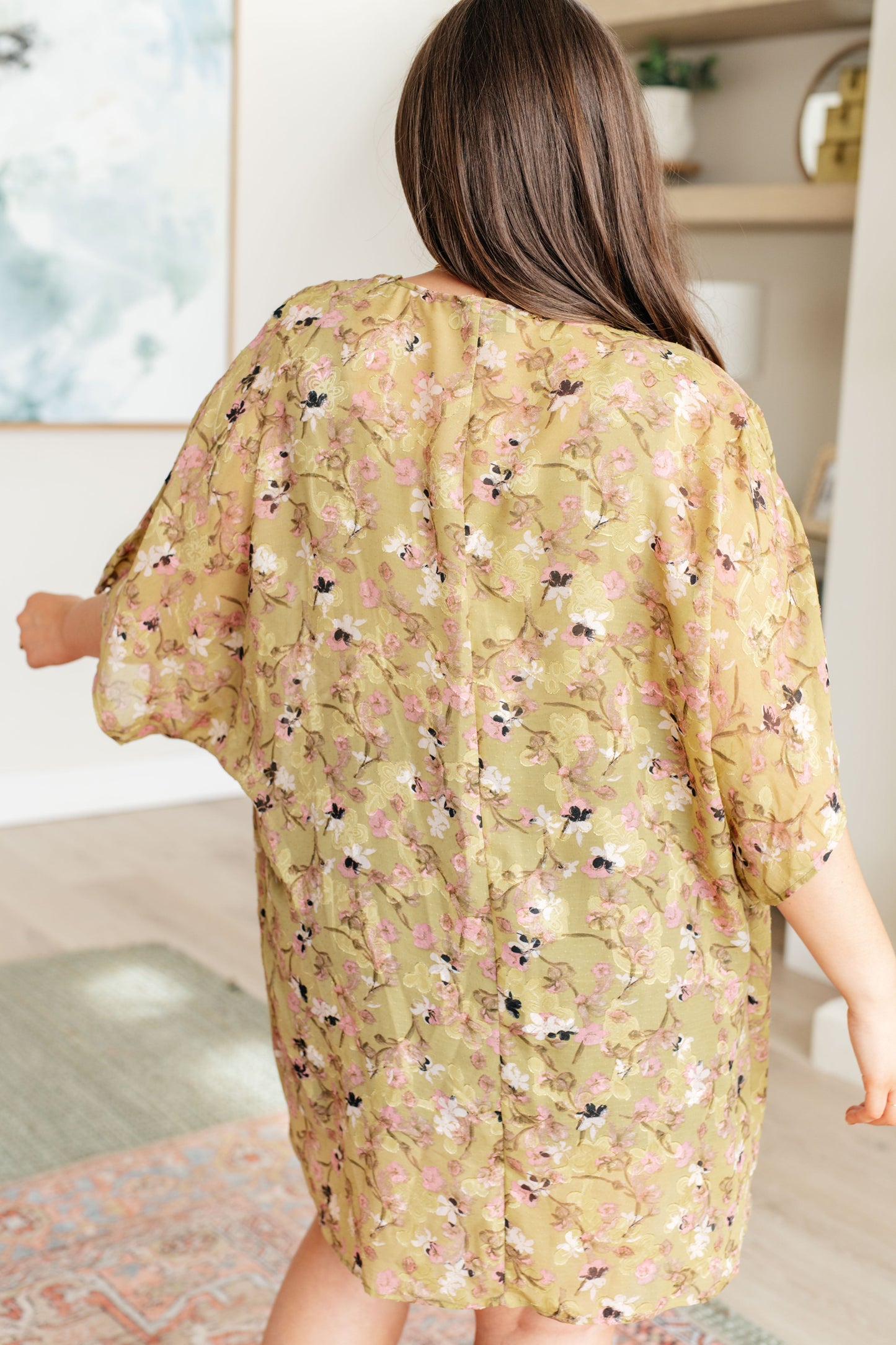 Center & Main Go Anywhere Floral Kimono