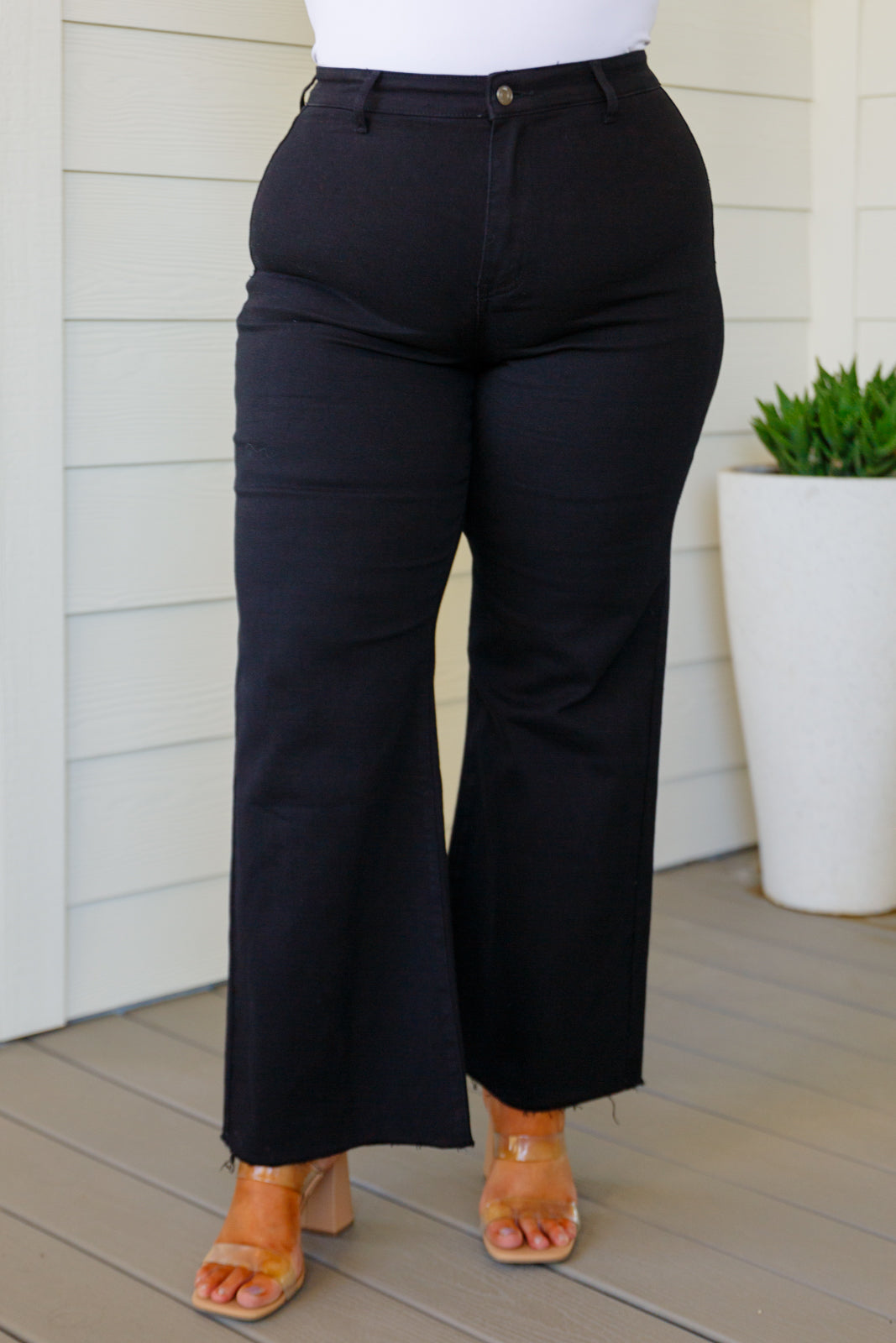 August High Rise Wide Leg Crop Jeans in Black - G Marie's Boutique 