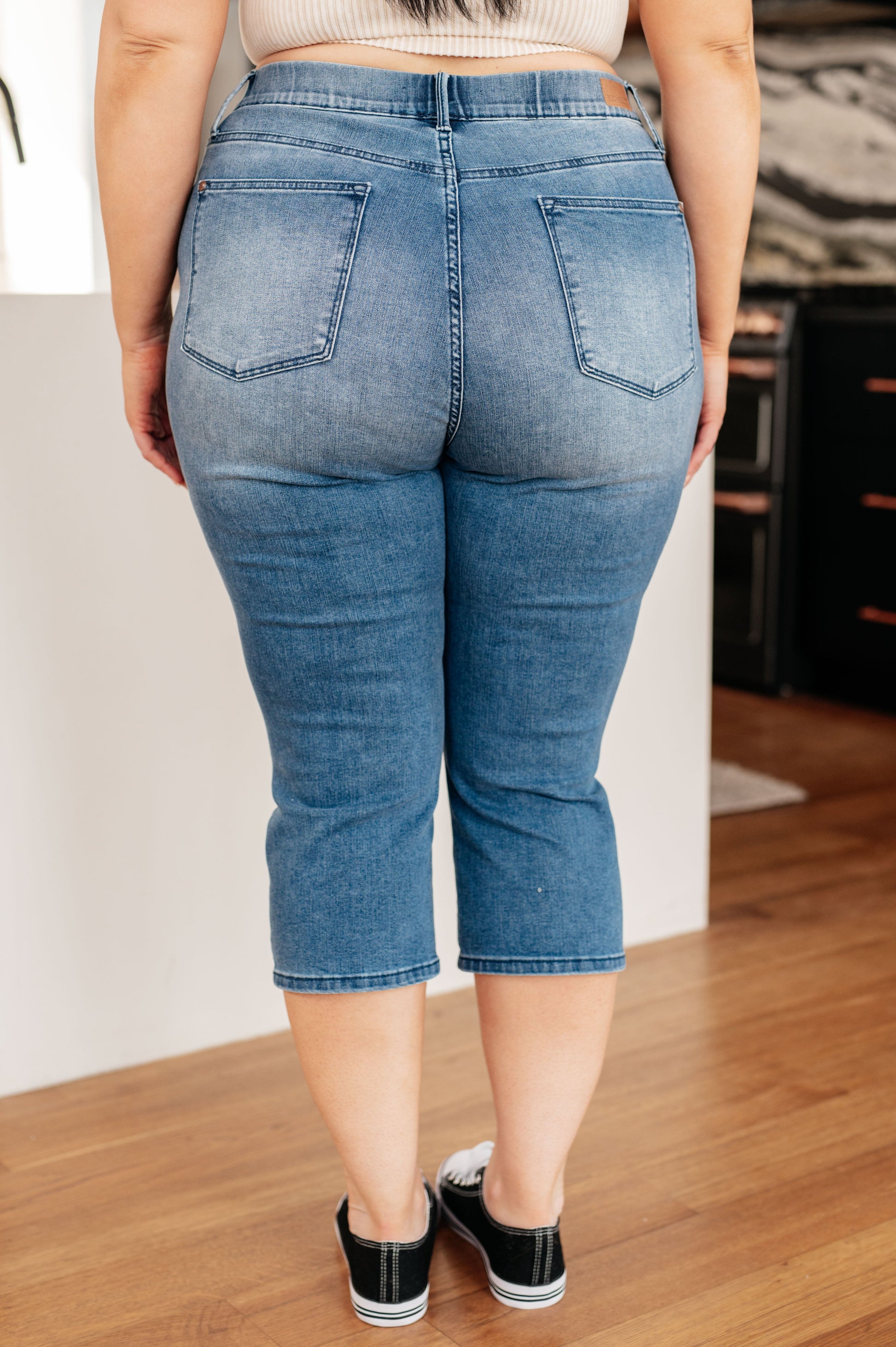 Emily High Rise Cool Denim Pull On Capri Jeans - G Marie's Boutique 