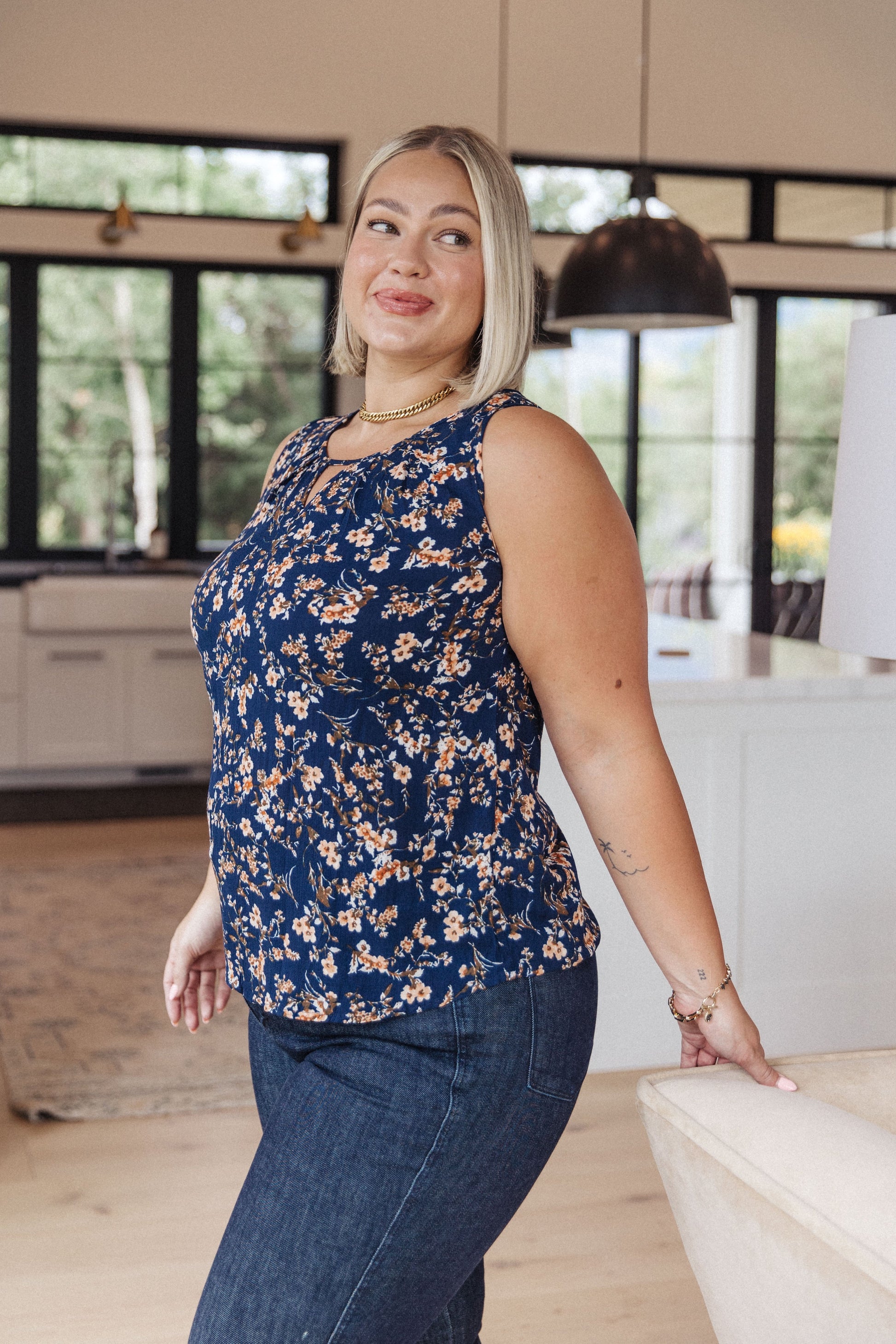 Perfect Floral Keyhole Sleeveless Top - G Marie's Boutique 